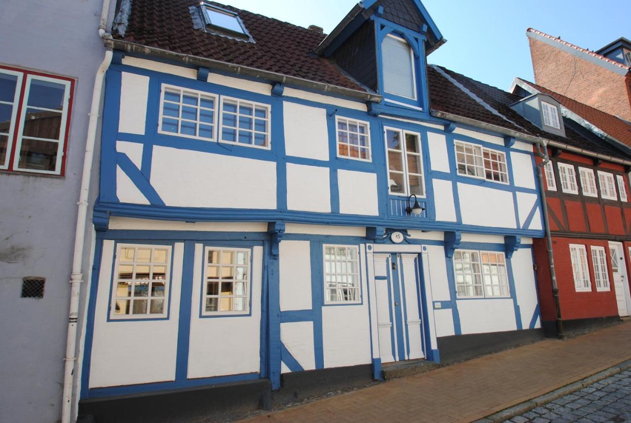 Fewo1846 - Villa Windschief - Uriges Fachwerkhaus Auf 3 Ebenen Mit Garten Im Stadtzentrum 弗伦斯堡 外观 照片